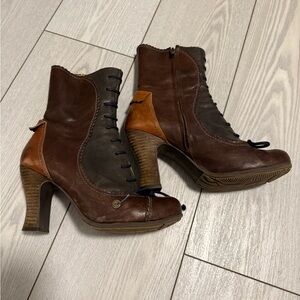 Gold Button retro vintage inspired brown leather lace up heeled boots 39 classic